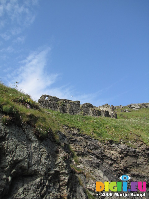 SX07125 Castle wall on Tintagel Castle island